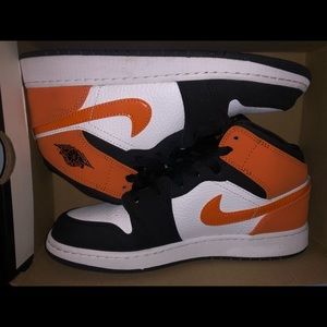 Air Jordan 1’s Mid.